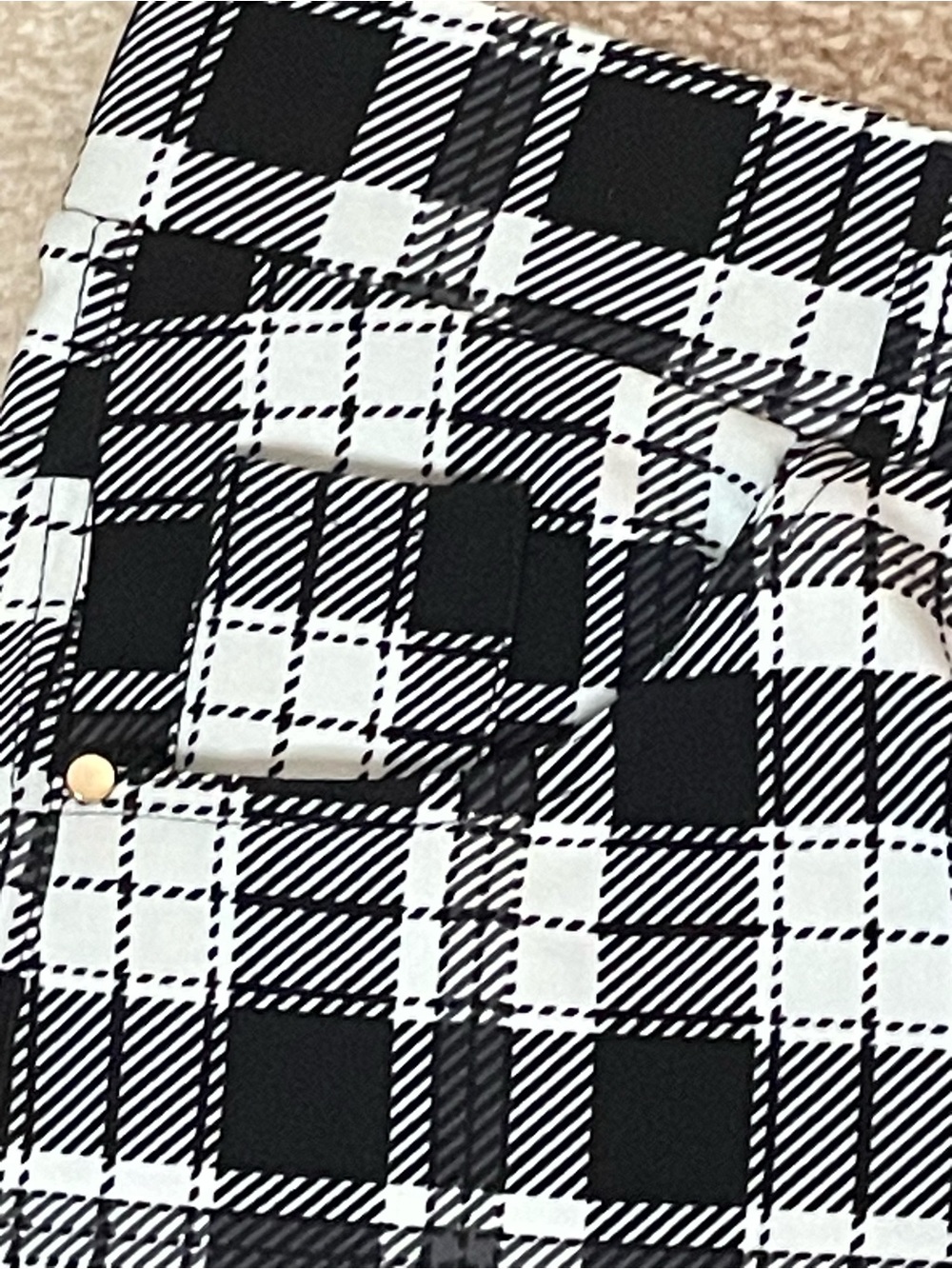 Bae City Black & White Plaid Thick Stretch Leggings — Size 3X - Picture 3 of 8